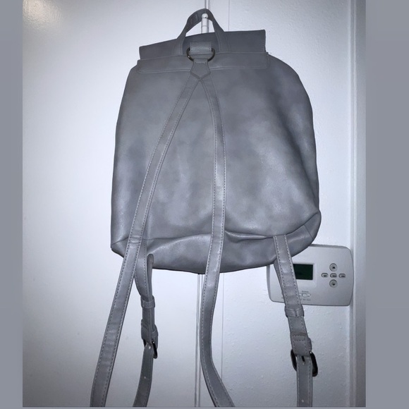 Gray backpack - Picture 3 of 7